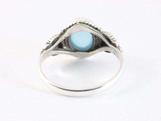 Bewerkte zilveren ring met blauwe chalcedoon afbeelding 3