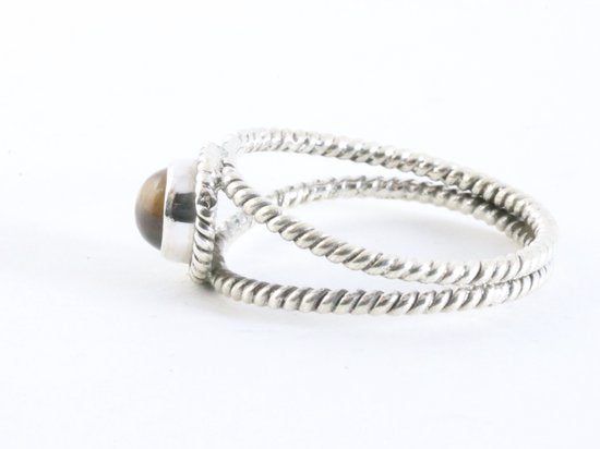 Opengewerkte zilveren ring met tijgeroog afbeelding 2