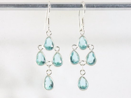 Fijne zilveren oorbellen met blauwe topaas afbeelding 3