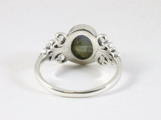 Fijne bewerkte zilveren ring met labradoriet afbeelding 3