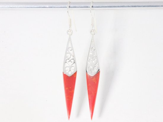 Lange opengewerkte zilveren oorbellen met rode koraal steen afbeelding 4
