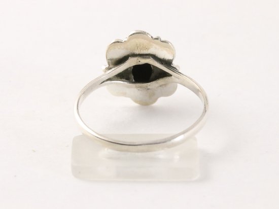 Fijne bewerkte zilveren ring met onyx afbeelding 3
