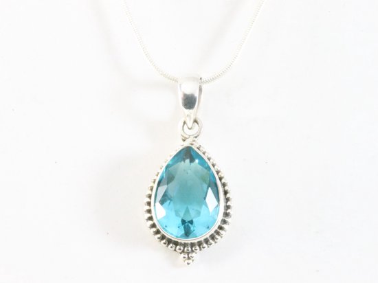 Bewerkte druppelvormige zilveren hanger met blauwe topaas aan ketting afbeelding 4