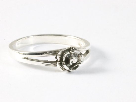 Fijne zilveren ring met roos afbeelding 1