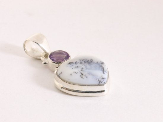 Hartvormige zilveren hanger met dendriet opaal en amethist afbeelding 2
