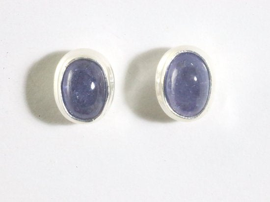 Fijne ovale zilveren oorstekers met tanzaniet afbeelding 2