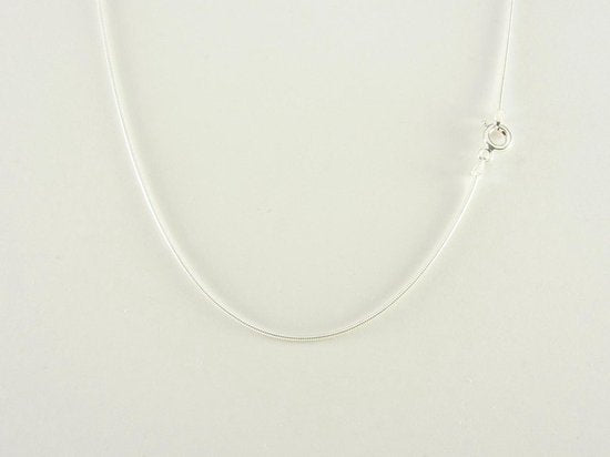 Bewerkte zilveren hanger met hartjes en robijn aan ketting afbeelding 5