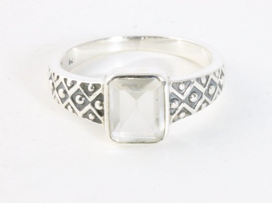 Bewerkte zilveren ring met bergkristal afbeelding 4