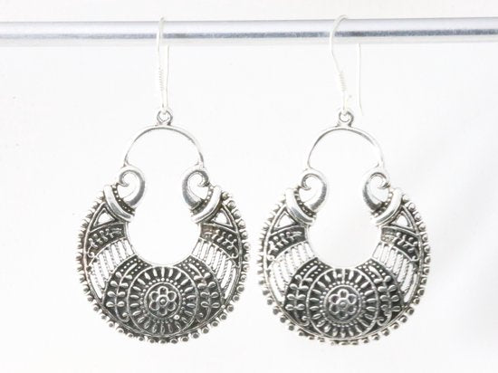 Traditionele bewerkte zilveren oorbellen afbeelding 4