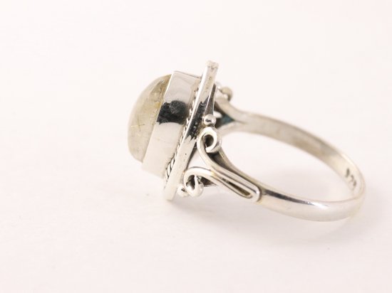 Fijne bewerkte zilveren ring met gouden rutielkwarts afbeelding 2