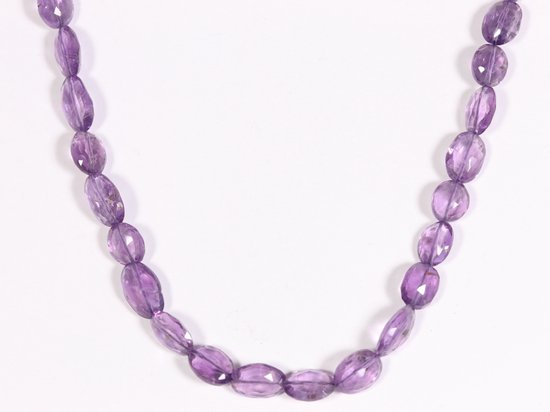 Collier met amethist kralen en zilveren sluiting afbeelding 1