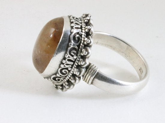 Traditionele zware bewerkte zilveren ring met rode zonnesteen afbeelding 2