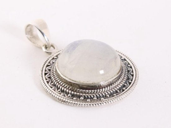 Bewerkte ronde zilveren hanger met regenboog maansteen afbeelding 2