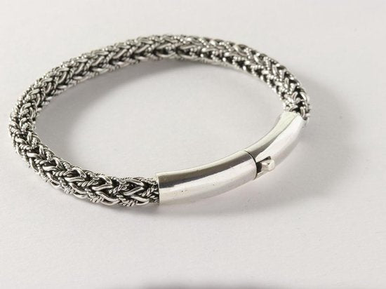 Ronde gevlochten zilveren armband met kliksluiting afbeelding 2