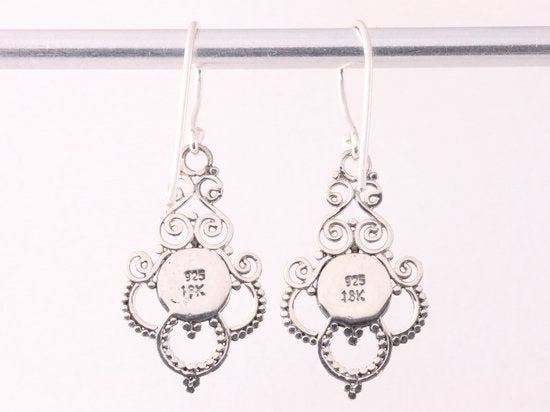 Opengewerkte zilveren oorbellen met 18k gouden decoratie afbeelding 3