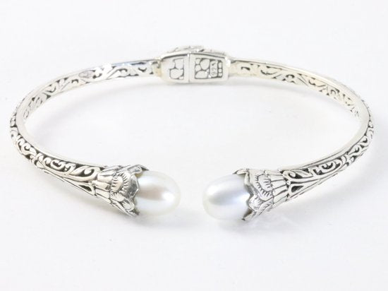 Traditionele bewerkte zilveren klemarmband met parels afbeelding 1