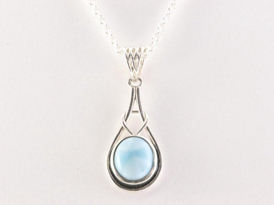 Opengewerkte zilveren hanger met larimar aan ketting afbeelding 1
