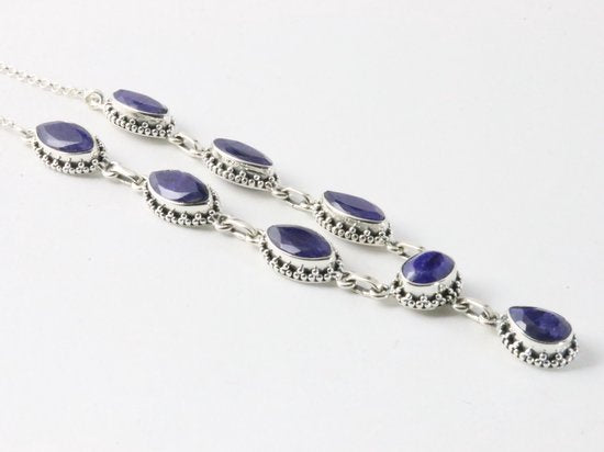 Bewerkte zilveren ketting met blauwe saffier afbeelding 2
