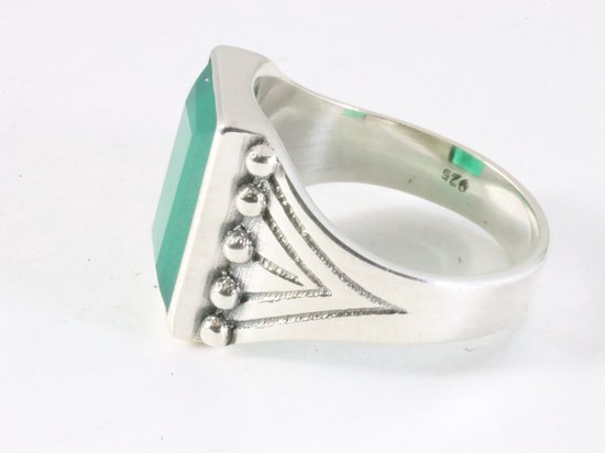 Bewerkte rechthoekige zilveren ring met groene onyx afbeelding 2