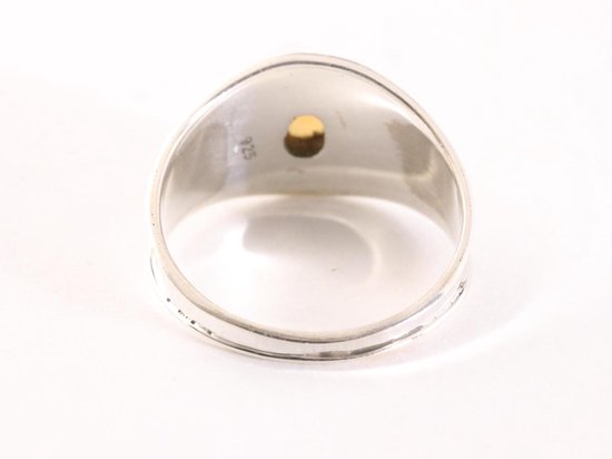 Bewerkte zilveren ring met Ethiopische opaal afbeelding 3