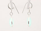 Fijne druppelvormige zilveren oorbellen met aqua chalcedoon afbeelding 2