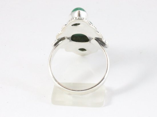 Bewerkte langwerpige zilveren ring met malachiet afbeelding 3