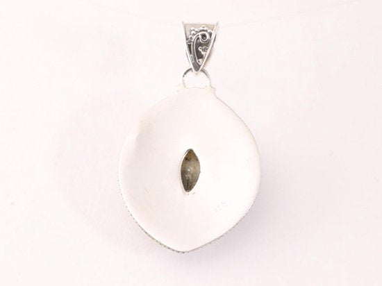 Traditionele bewerkte zilveren hanger met parel afbeelding 3