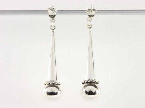 Lange hoogglans zilveren oorstekers met bolletjes afbeelding 2