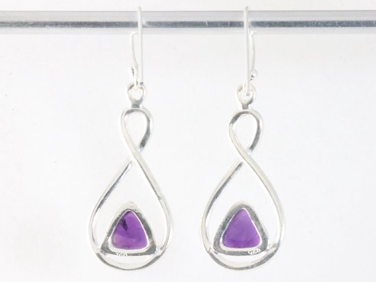 Opengewerkte zilveren oorbellen met amethist afbeelding 3
