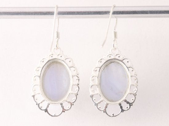 Opengewerkte zilveren oorbellen met blauwe lace agaat afbeelding 3
