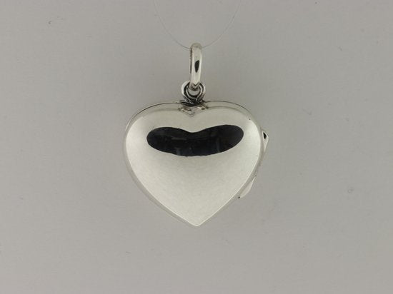 Opengewerkt hartvormig zilveren medaillon afbeelding 3