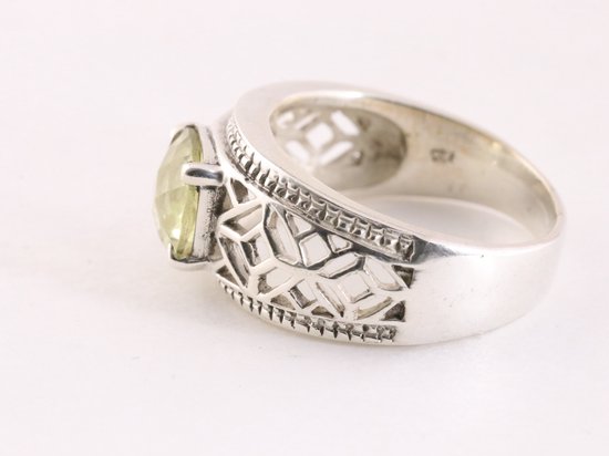 Opengewerkte zilveren ring met lemonkwarts afbeelding 2