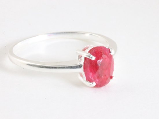 Fijne hoogglans zilveren ring met robijn afbeelding 1