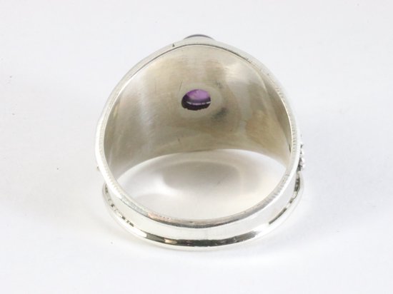 Bewerkte zilveren ring met amethist afbeelding 3