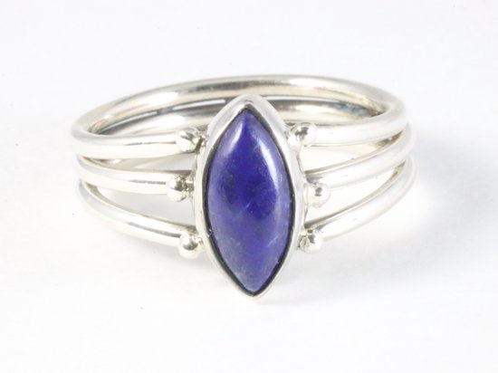 Opengewerkte zilveren ring met lapis lazuli afbeelding 4