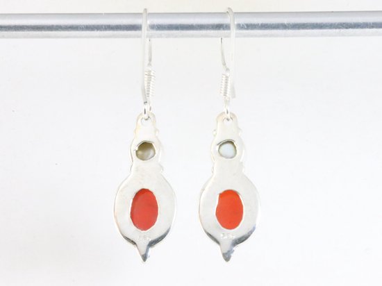 Fijne zilveren oorbellen carneool en parel afbeelding 2