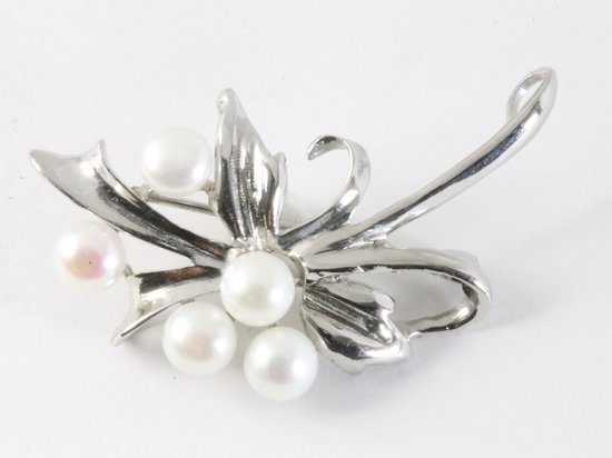 Hoogglans zilveren broche met witte zoetwater parels afbeelding 2