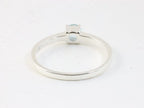 Fijne hoogglans zilveren ring met blauwe topaas afbeelding 3