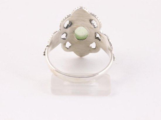 Opengewerkte zilveren ring met prehniet afbeelding 3