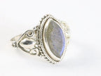 Fijne bewerkte zilveren ring met labradoriet afbeelding 1