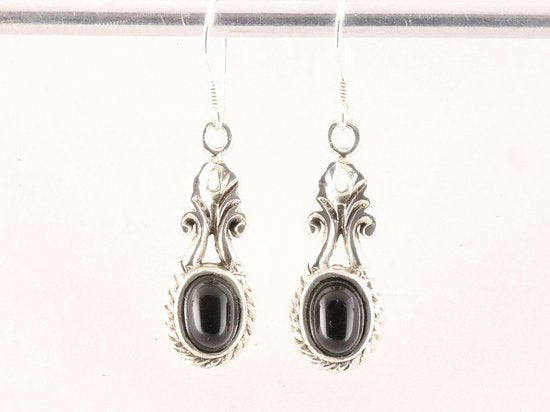 Bewerkte zilveren oorbellen met onyx afbeelding 3