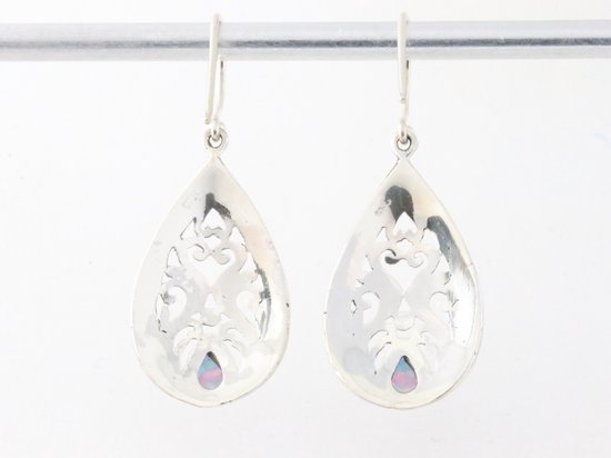 Traditionele opengewerkte zilveren oorbellen met Australische opaal afbeelding 3