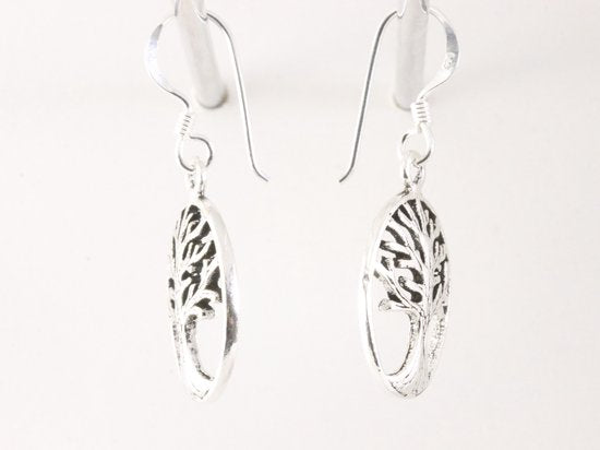 Opengewerkte zilveren oorbellen met levensboom afbeelding 2