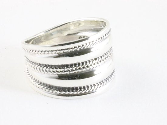 Brede hoogglans zilveren ring met kabelpatronen afbeelding 1