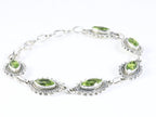 Bewerkte zilveren armband met peridoot afbeelding 2