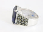 Zware zilveren ring met blauwe saffier en marcasiet afbeelding 2