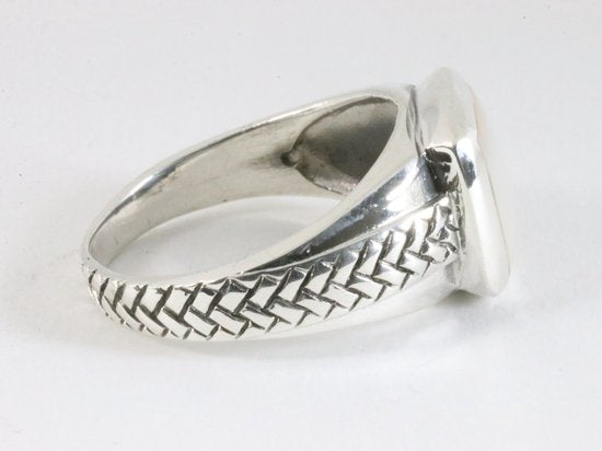 Zware bewerkte zilveren ring met parelmoer afbeelding 2