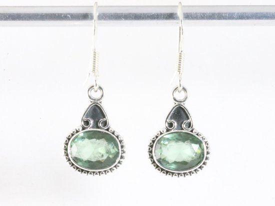 Fijne bewerkte zilveren oorbellen met groene amethist afbeelding 4