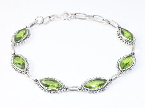 Bewerkte zilveren armband met peridoot afbeelding 1
