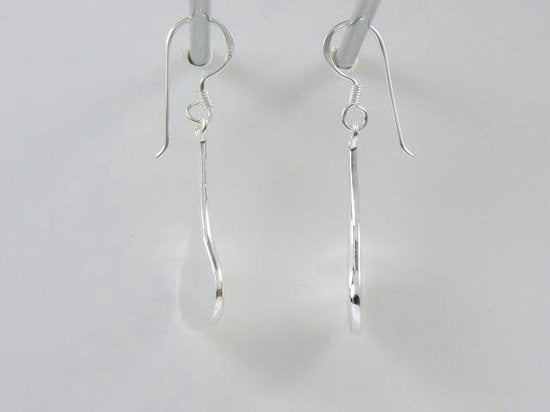 Grote zilveren druppelvormige oorbellen met parelmoer afbeelding 3